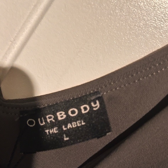 Sleeveless Bodysuit V-Cut NWT - Picture 6 of 7